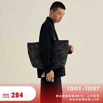 ROARINGWILD Roaring Beast Camouflage Tote