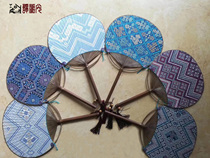 Intangible cultural heritage Guangxi ethnic handicrafts Zhuangjin Group fan handicrafts