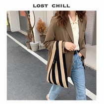 Lost Chill-ins hit color striped handbag knit hand carrying single shoulder female autumn winter new French style shopping bag