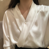 Saiseli security light brooch V collar secret button natural pearl retro suit shirt high-grade custom pin buckle