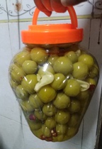 Guangxi Lingshan specialty pickled plums 3kg sweet and crispy garlic bottled plums