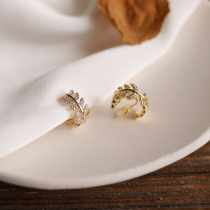 Style advanced sensational ear clip Mosquito Coil Pan Leaf Ear Ring Without Earrings Woman gas quality light and luxurious earrings with a small crowdspring summer