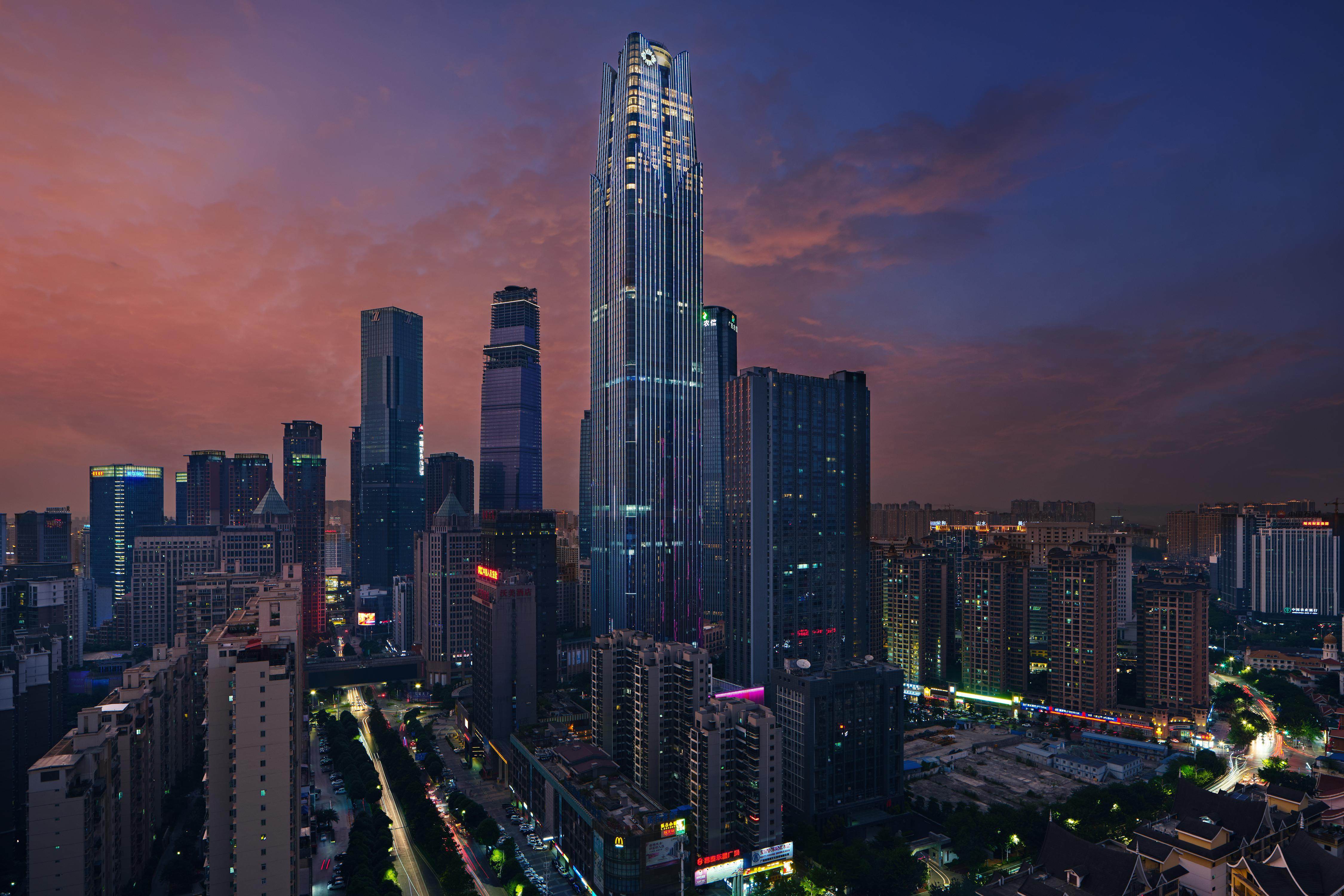 龙8国际头号玩家「灯鸿」横空出世，开启智慧照明新纪元_商业照明_家居照明_市政交通照明_广东龙8国际头号玩家照明股份有限公司, image size:4500x3000