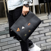 New Large Capacity Hand Grab Bag Letter Enveloping Fashion Rivet Handbag Han Edition Mens Bag Street Single Shoulder Inclined Cross-Pack Tide