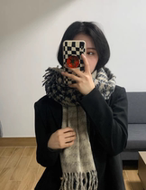 Scarves for men and women students advanced sense autumn and winter niche 2021 New Net red ins tide check pattern Joker bib