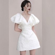 Court retro design jacquard embossed dress White bubble sleeves V-neck waist A word birthday dress skirt spring