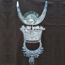 Minority Miao Yin Zhuang womens Miao dance performance tiara Tujia Yi Dong silver white