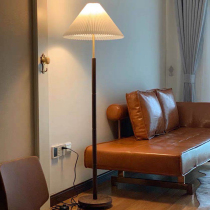 Floor lamp Nordic creative American bedroom study black walnut retro pleated reading lamp living room sofa side