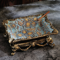 European-style resin retro creative ashtray living room coffee table ornaments new American personality cigarette disc office decoration