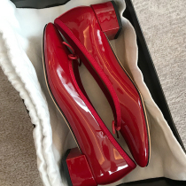 Small red shoes 2022 spring new retro 100 hitch heel with shallow mouth round head coarse heel strap girl high heel shoe single shoe woman