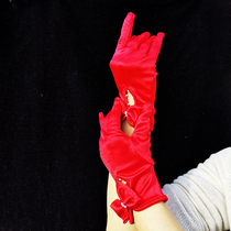 Red gloves wedding bride Xiuhe wedding dress red show lace retro satin short Chinese gloves