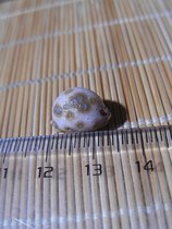 Nine-eyed shale rough stone Eye stone Money stone Pearl to ward off evil spirits to protect the body to spell beads