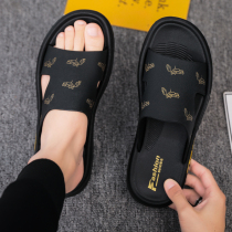 Slippers Mens Summer 2022 New Anti-Slip Waterproof Deodorant Room Outside Wearing a shit-proof and sandy beach lined with sandals