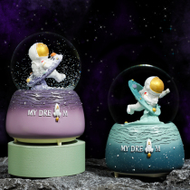 Astronaut dream astronaut crystal ball music box orbage music box automatic snow can shine rotating boy