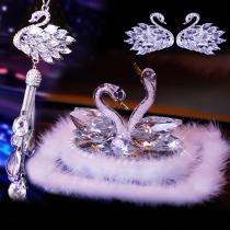 Car Crystal Swan car perfume seat interior accessories decoration rearview mirror pendant air outlet aromatherapy