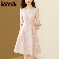 Danmunelle high-end jacquard dress womens autumn 2022 new V-neck lantern sleeve temperament waist a-line skirt