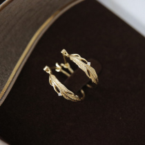 Temperament retro unique earrings female 2021 New Tide fashion wild senior niche design sense light luxury ear ring