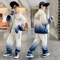 Boys spring clothing suit 2022 new ocean qi Chinese tide gradient color handsome boy sports two sets of tide cards