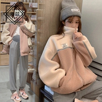Pregnant womens lamb coat womens autumn and winter Joker sweet cool hooded plus velvet thickened retro harbor style plush cashmere