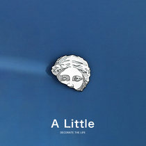 A Little ancient Roman art brooch personality ins tide men and women creative pin metal retro badge decoration