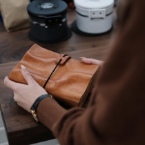 Onion wood high color value accent a6 leather retro hand ledger loose-leaf Japanese handmade leather notepad trumpet couple