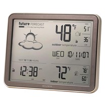 American AcuRite 75077A3M big screen shows wireless weather station thermometer self-learning weather forecaster