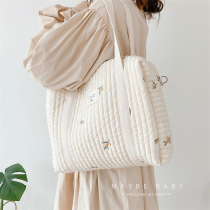 Korea ins moms bag 2021 new portable large capacity mother and baby bag single shoulder inclined satchel embroidered mother bag