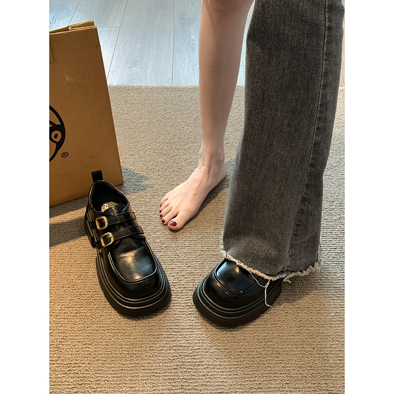 Jia Bufake 小さな革の靴女性 2024 春と秋の新作プラスベルベットの靴豪華な綿の靴英国スタイルの厚底ローファー