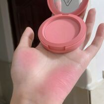 This blush used is a charming little girl with a sense of atmosphere 3ce blush delectable