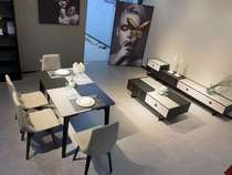 Table and chairs for the two-bucket cabinet in the tea table