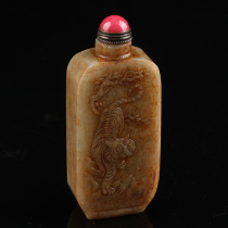 Reflow 103 18 grams of old ore pulp oil run carved tiger down the hill old Hetian jade snuff bottle ornaments