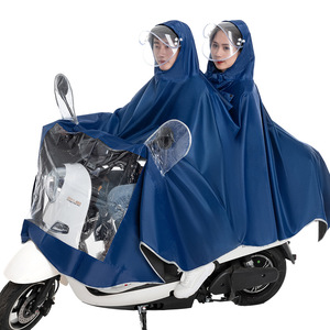 One-man, two-man, two-man electric motorcycle raincoat.