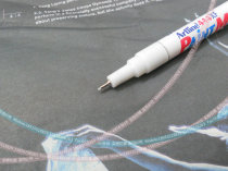 Fine core white paint pen Arline EK-444XF Yali paint pen 0 8mm pen tip white pen