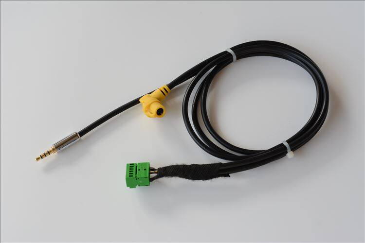 The Audi Q5 A6L A4L Q7 A5 S5 is loaded with the MMI3GAMI harness multimedia video AV music line