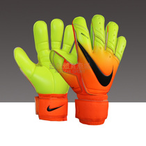  Promotional new football goalkeeper gloves PROFESSIONAL goalkeeper gloves with finger guard removable latex thickened 4MM