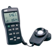 Taiwan Taishi TES-1339R record type illuminance meter photometer photometer high precision can be connected to computer