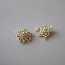 DER WALD original design metal wire crocheted fresh water pearl golden earrings wooden studs Kimura Kumiu elegant