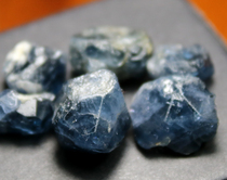 Zinc sharp crystal stone dark blue spinel ore standard specimen 12 yuan random hair natural mineral G07