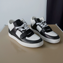  YASAKO looked at and looked at the special classic black and white color gloss and texture good to wear calfskin casual board shoes