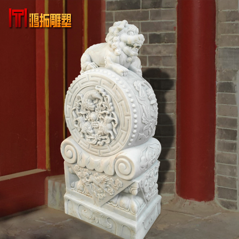 Stone-carved piers A pair of Chinese-style stone piers with white Yumen drums, household halls, stone lions, drums and round drums