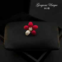 1262 Original red small brooch luxury high-end mini flower button needle suit chest accessories