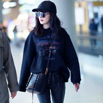 Europe Station 2021 New Mini Yang Star with Student Tide Paris Night Scene Black Turtleneck Loose Hat Joker