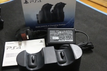 Sony PS4 handle original seat charge PS4 handle seat charge ps4 handle charger brand new Hong Kong version Box box