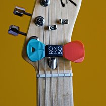 ROMBO German portable small and exquisite acoustic guitar Electric guitar bass paddle clip Guitar paddle clip