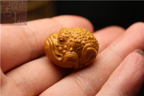 Olive core carving frog golden toad handmade core carving single pendant Treasure beast lucky realistic key chain accessories