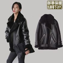 Plus velvet leather womens short winter Korean version of loose fur one coat womens large size locomotive puleather jacket thickened