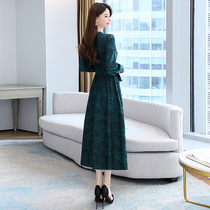 Spring and autumn dress 2021 New temperament V-neck print texture slim slim body thin cover belly knee long skirt