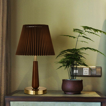 Table lamp home light luxury 2022 new bedroom wedding fashion simple Chinese retro mahogany color touch bedside lamp