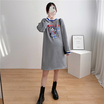 Autumn and winter New Large size pregnant women autumn fashion slim dress loose coat long plus velvet sweater