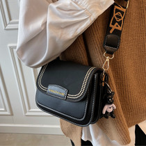 Hong Kong popular small bag women 2021 New Tide autumn wild wide shoulder strap shoulder bag fashion explosive small square bag